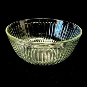 Vintage PYREX  #7403-5  clear ribbed 10 cup 2.5 L